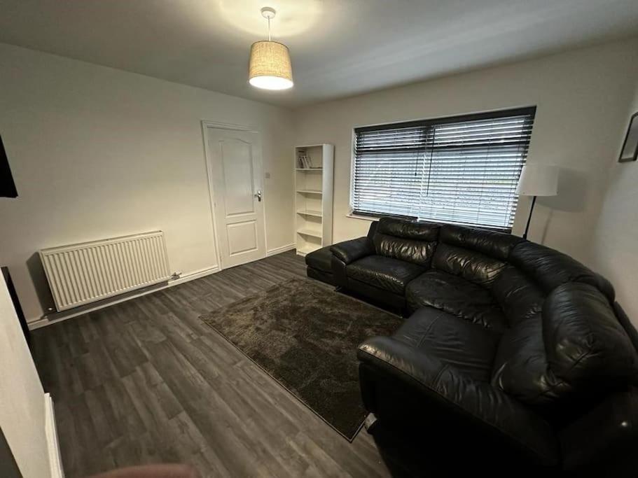 Large 3 Bed *