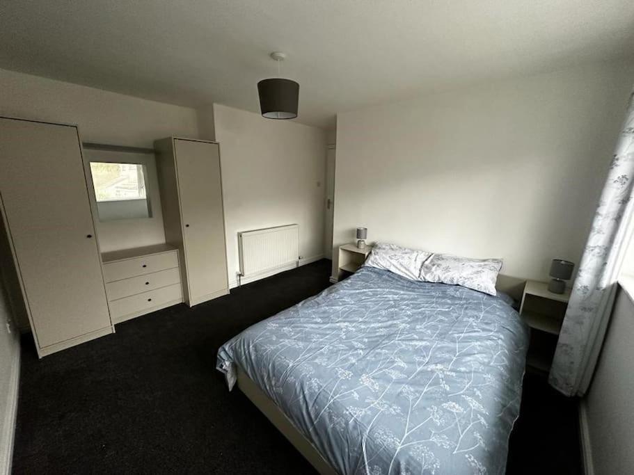 Large 3 Bed
